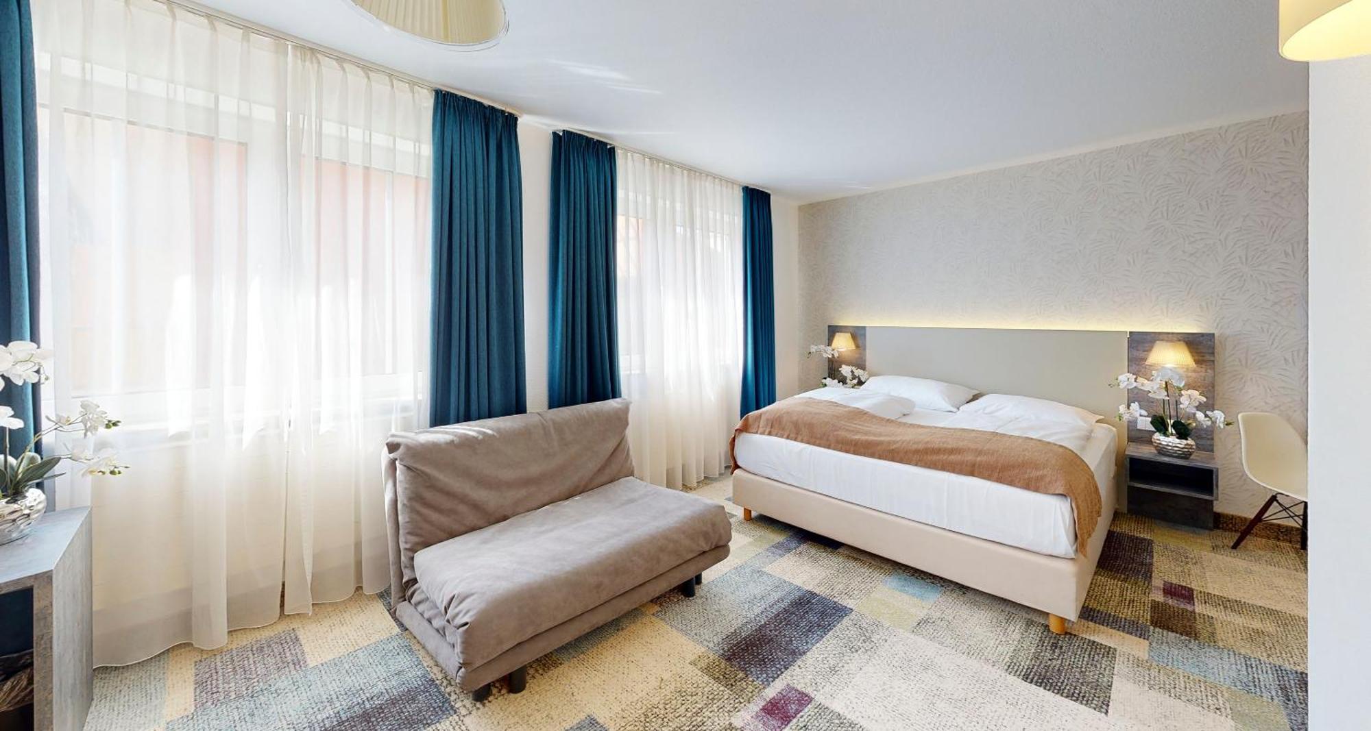 Hotel Plaza 4*