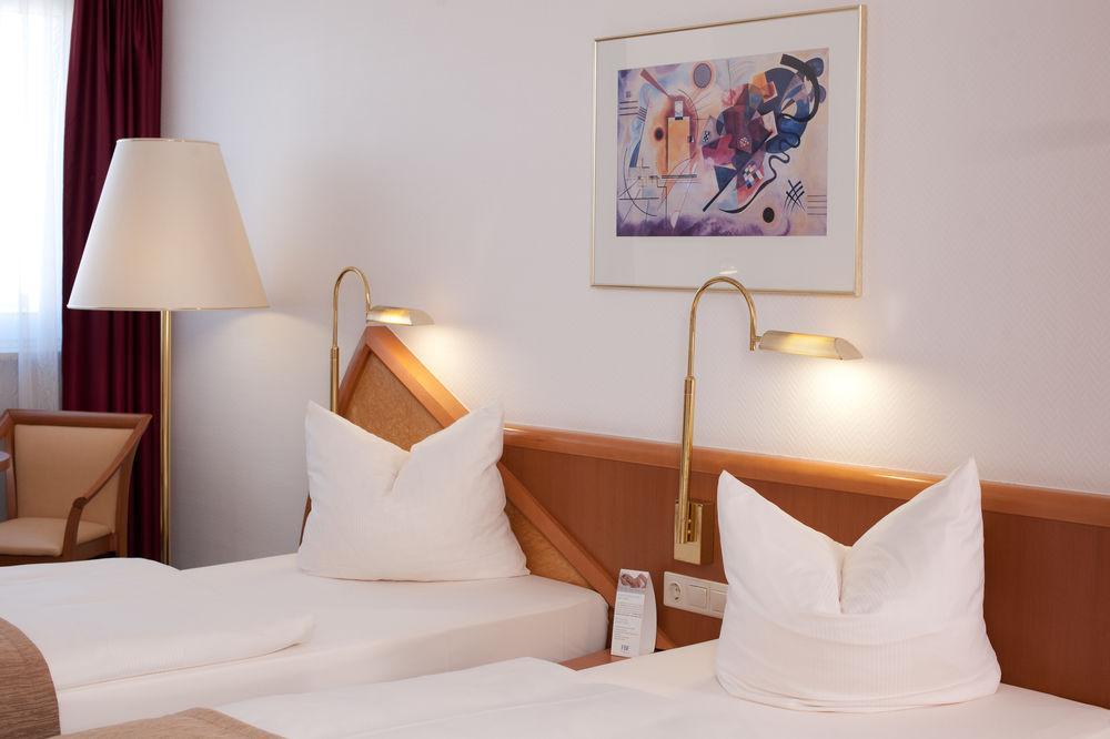 Plaza Hotel 4*